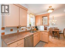 Living room - 286 Saint-pierre E. Boulevard, Caraquet, NB E1W1B5 Photo 10