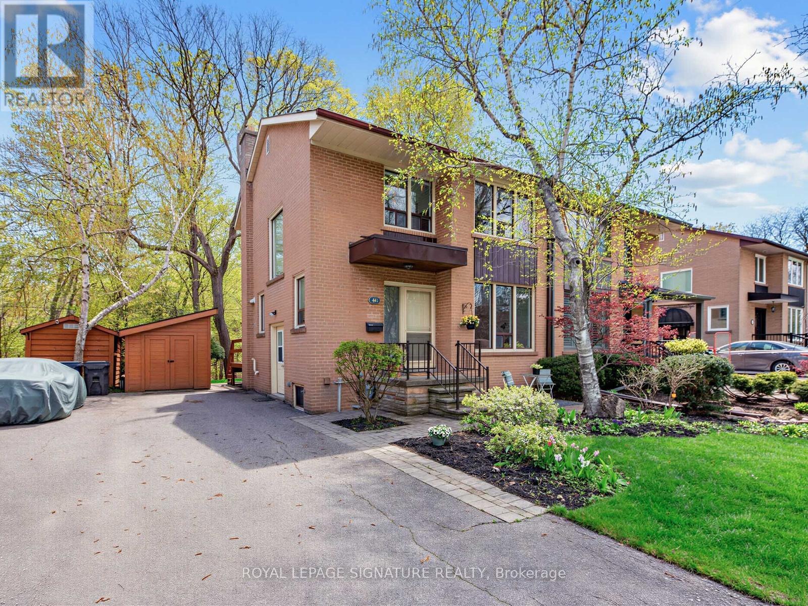 46 PLATEAU CRESCENT - 2