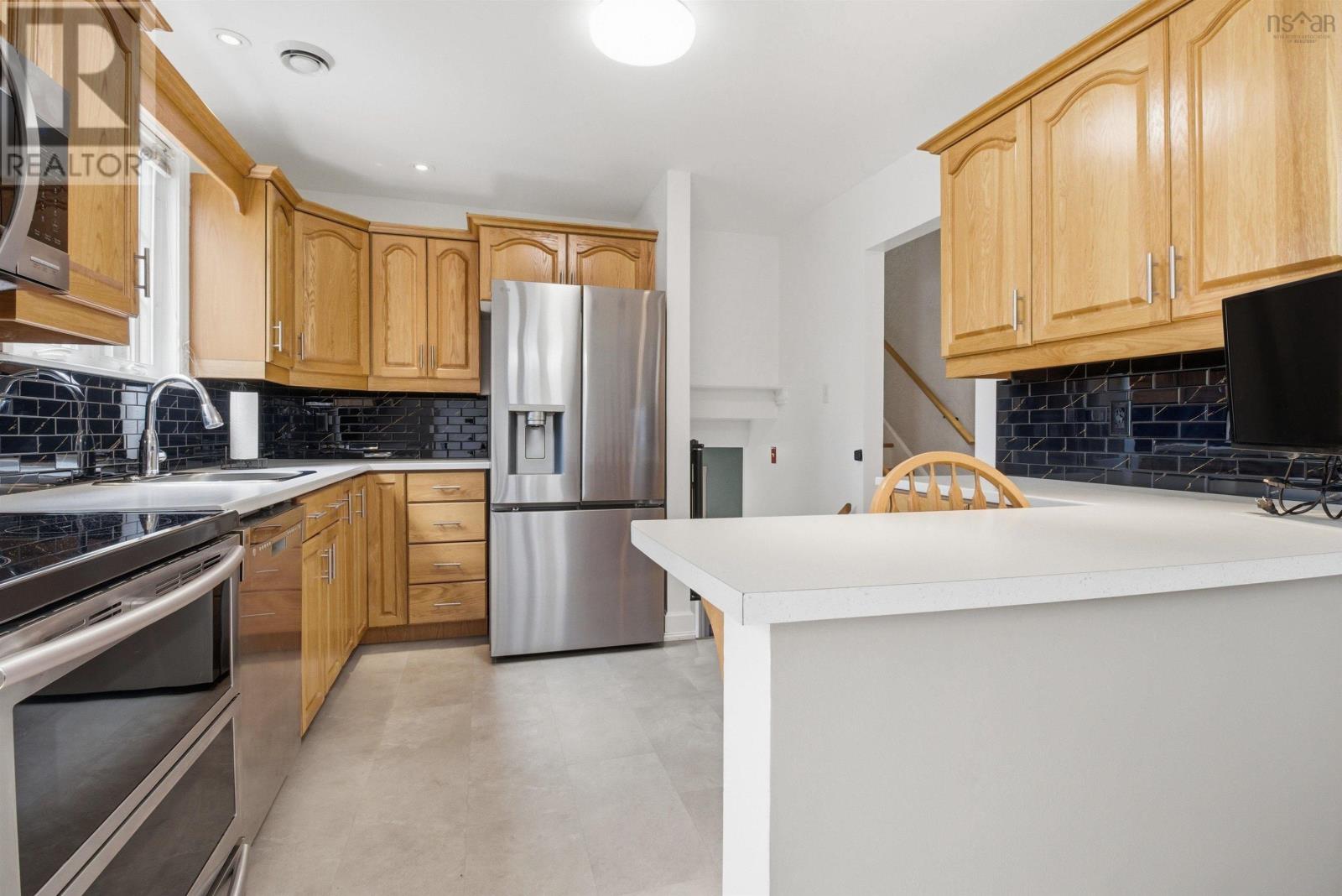 Property 28 of 43 of 124 Gourok Avenue