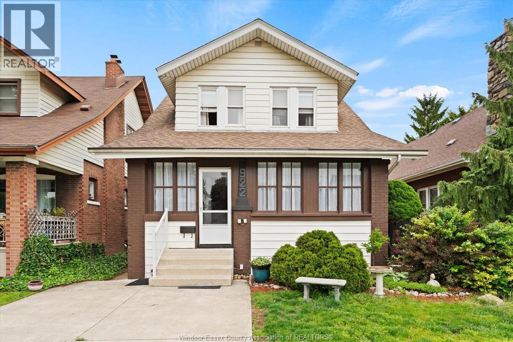 922 LAWRENCE ROAD - 1