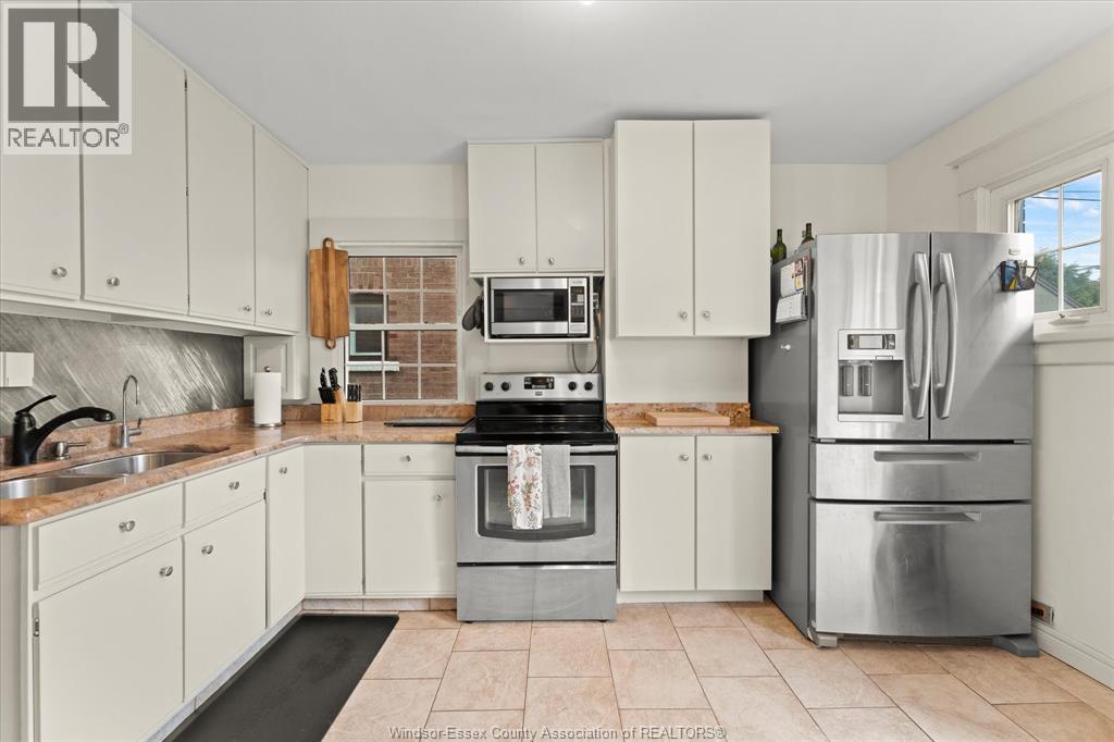 922 LAWRENCE ROAD - 12