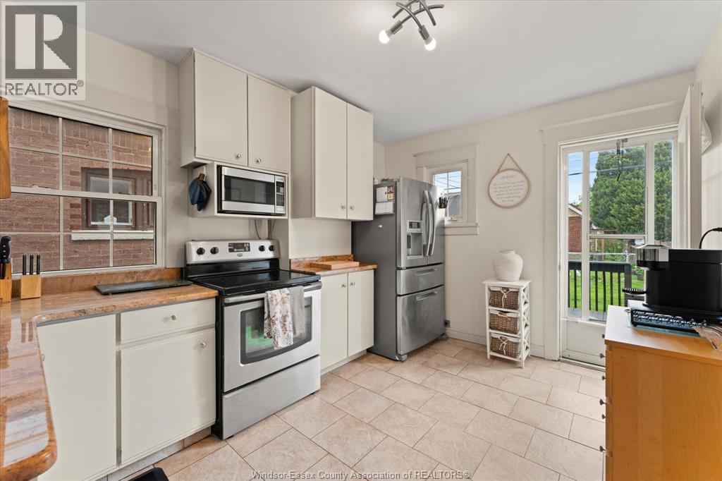 922 LAWRENCE ROAD - 13