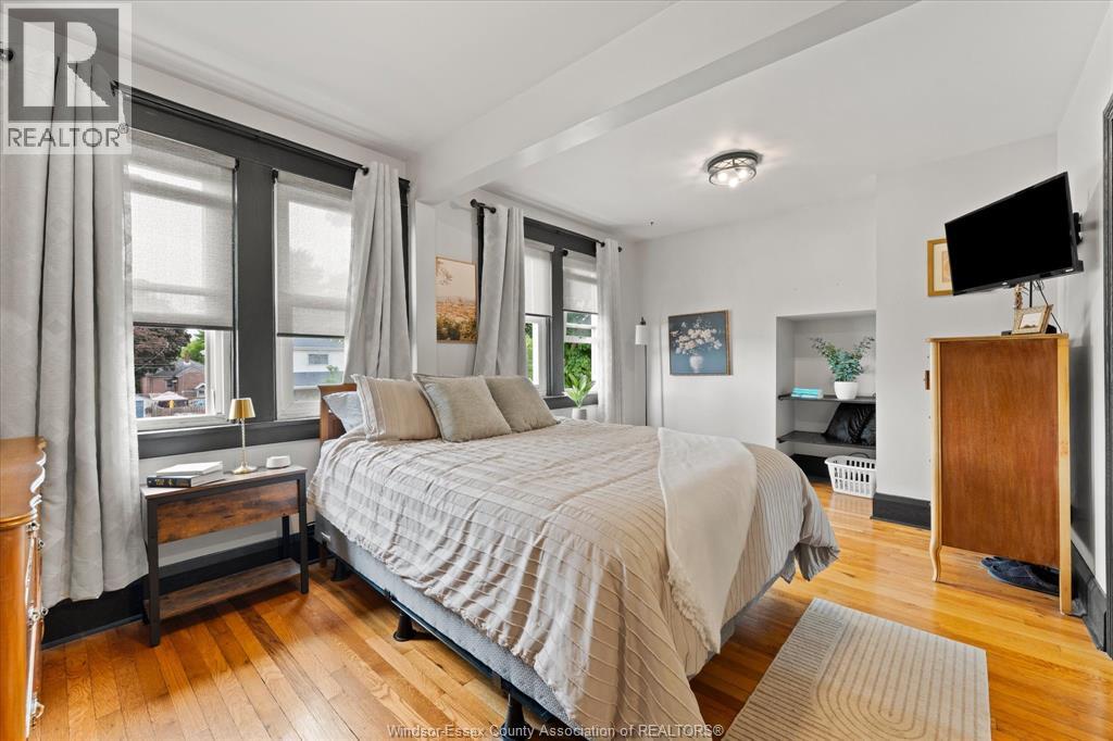 922 LAWRENCE ROAD - 18