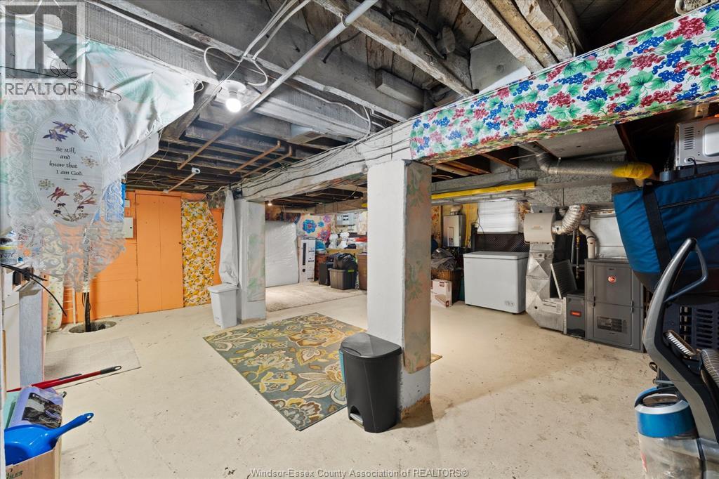 922 LAWRENCE ROAD - 22