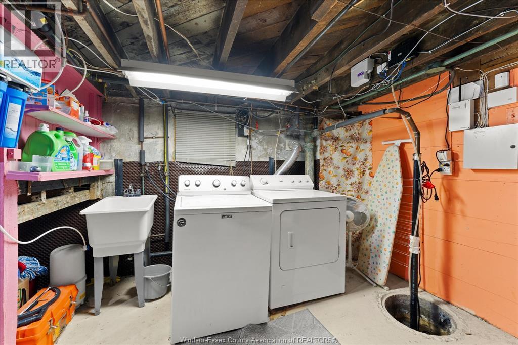 922 LAWRENCE ROAD - 24