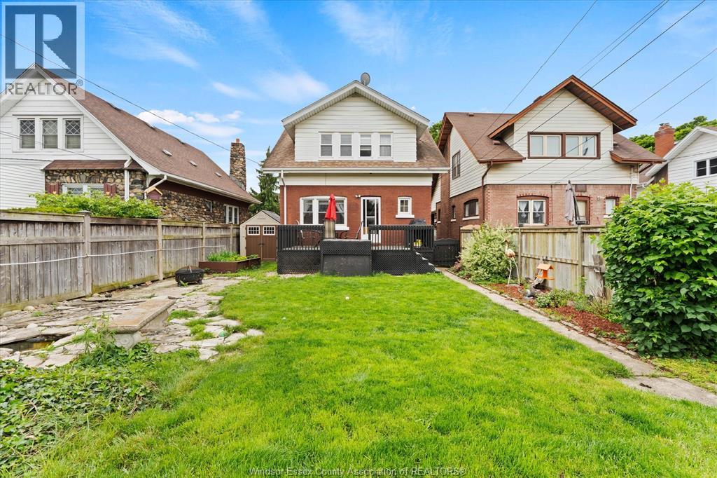 922 LAWRENCE ROAD - 29