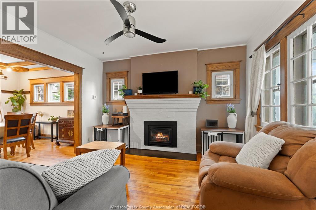 922 LAWRENCE ROAD - 8