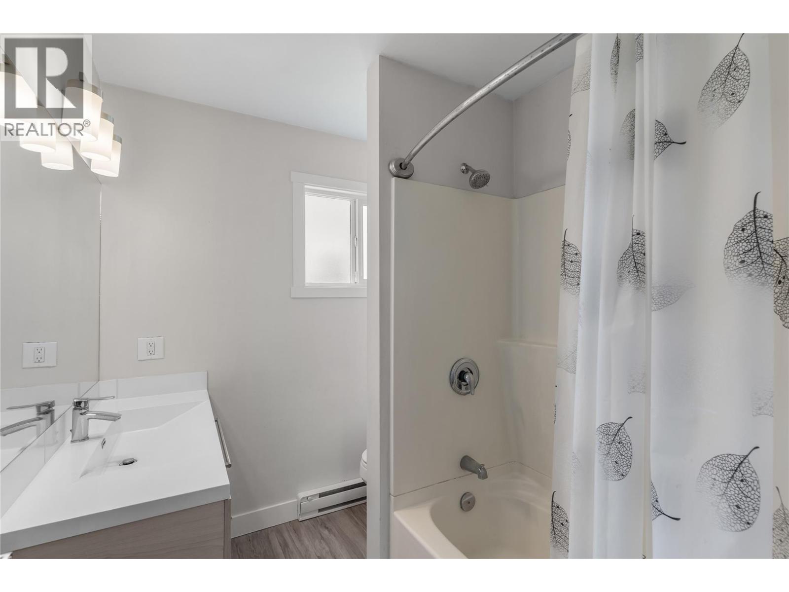 4 3135 Walnut Road, Kelowna