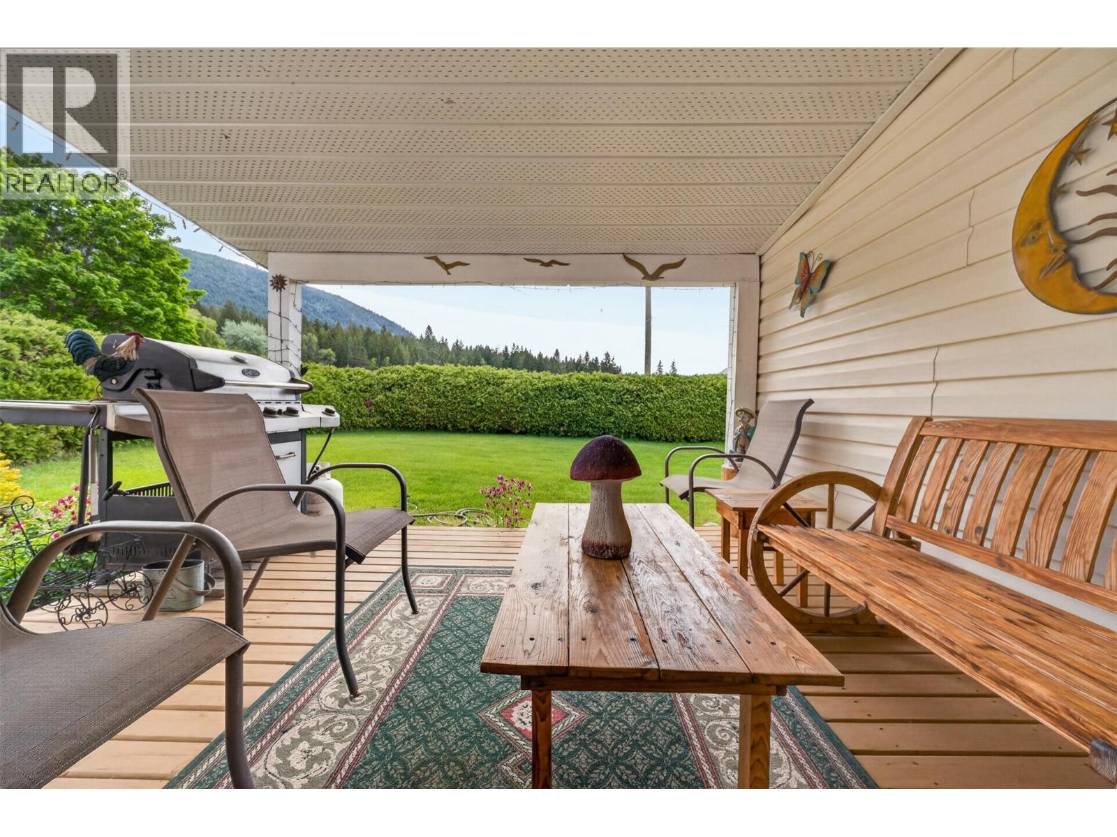  1403 Salmon River Road, Salmon Arm