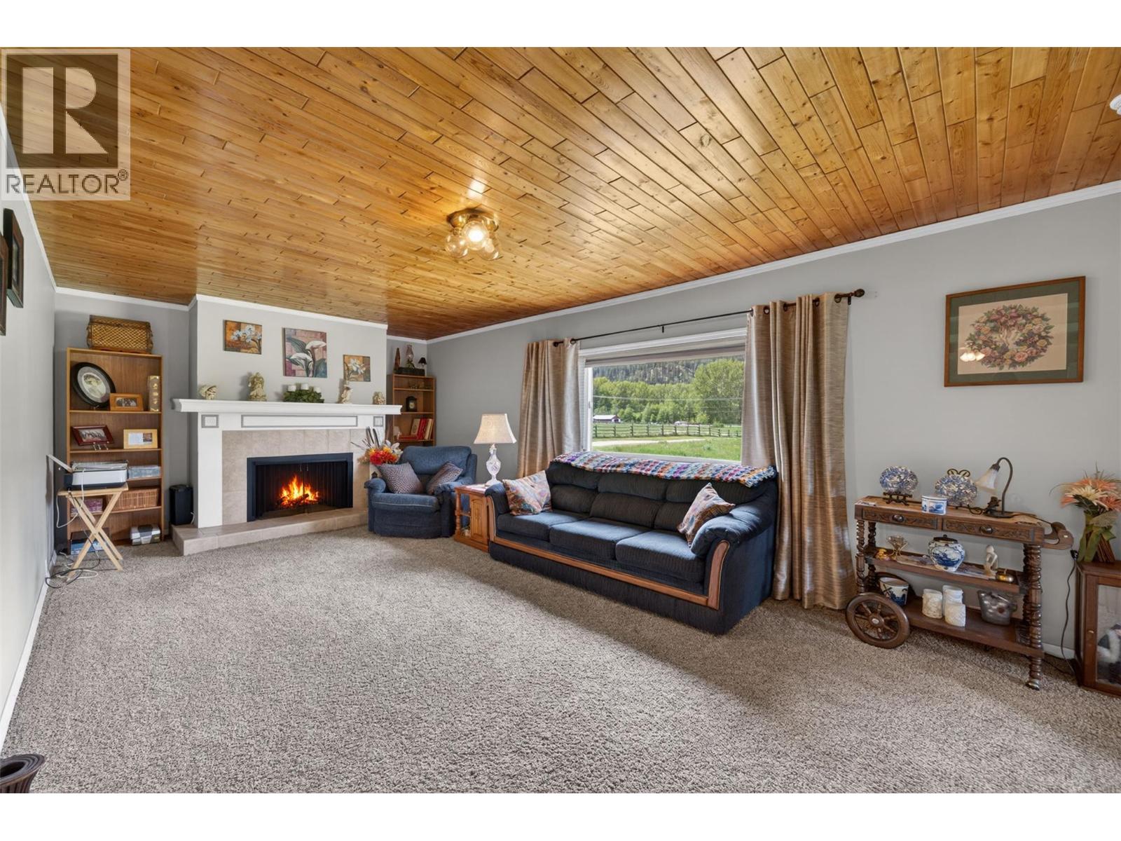  1403 Salmon River Road, Salmon Arm