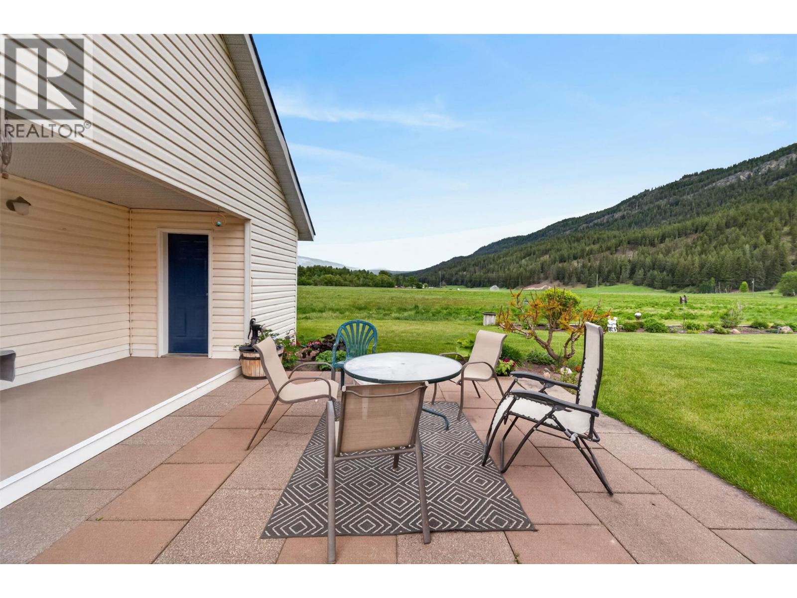  1403 Salmon River Road, Salmon Arm
