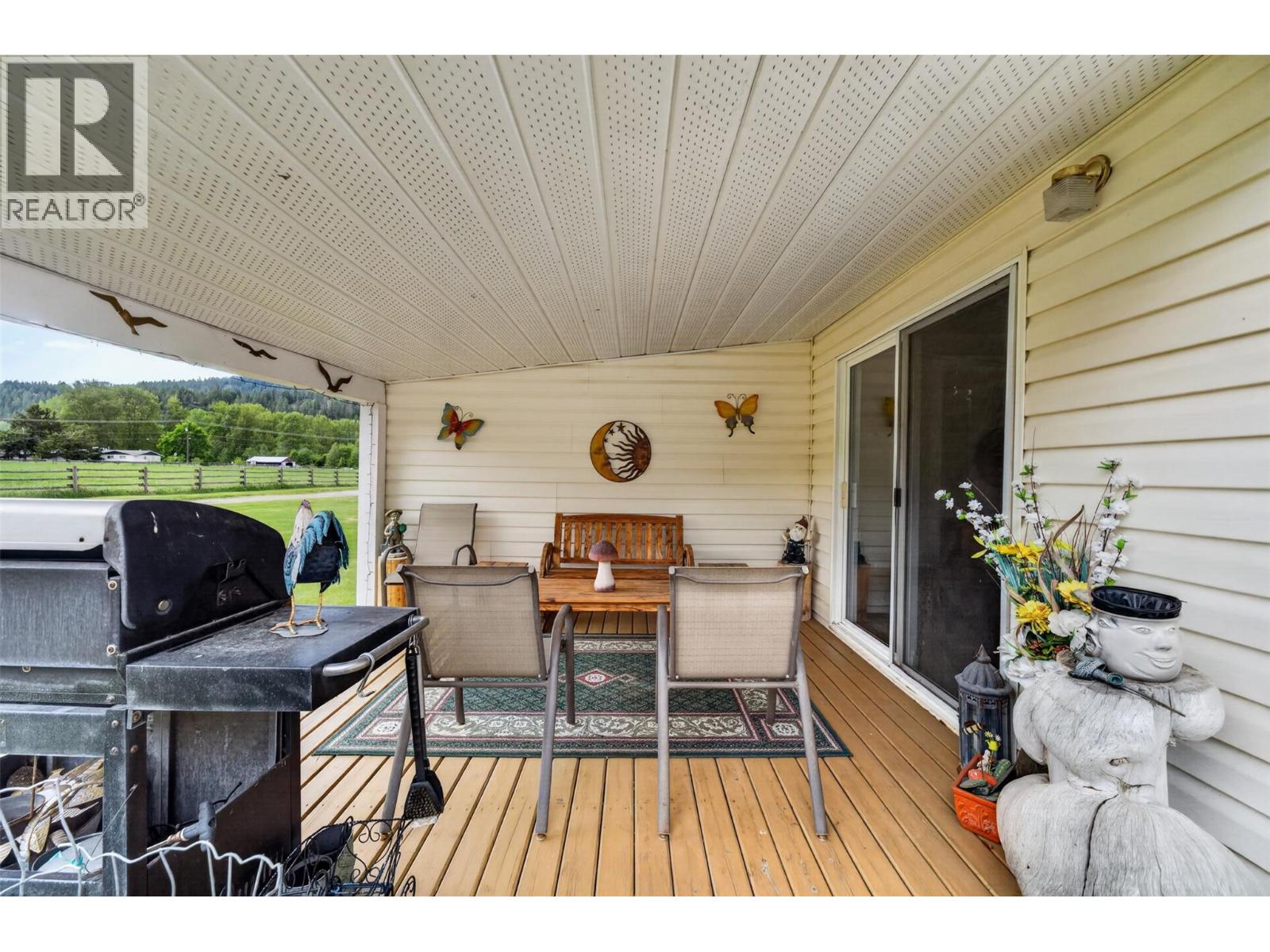  1403 Salmon River Road, Salmon Arm