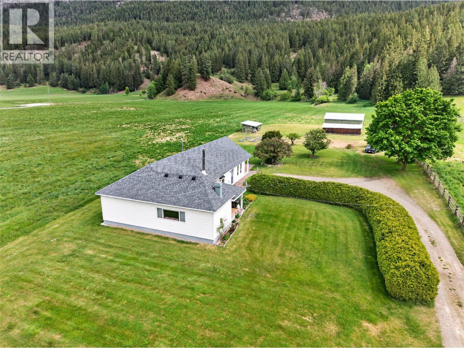  1403 Salmon River Road, Salmon Arm