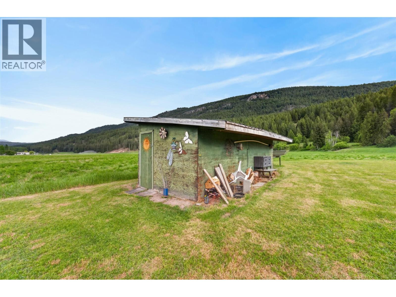  1403 Salmon River Road, Salmon Arm