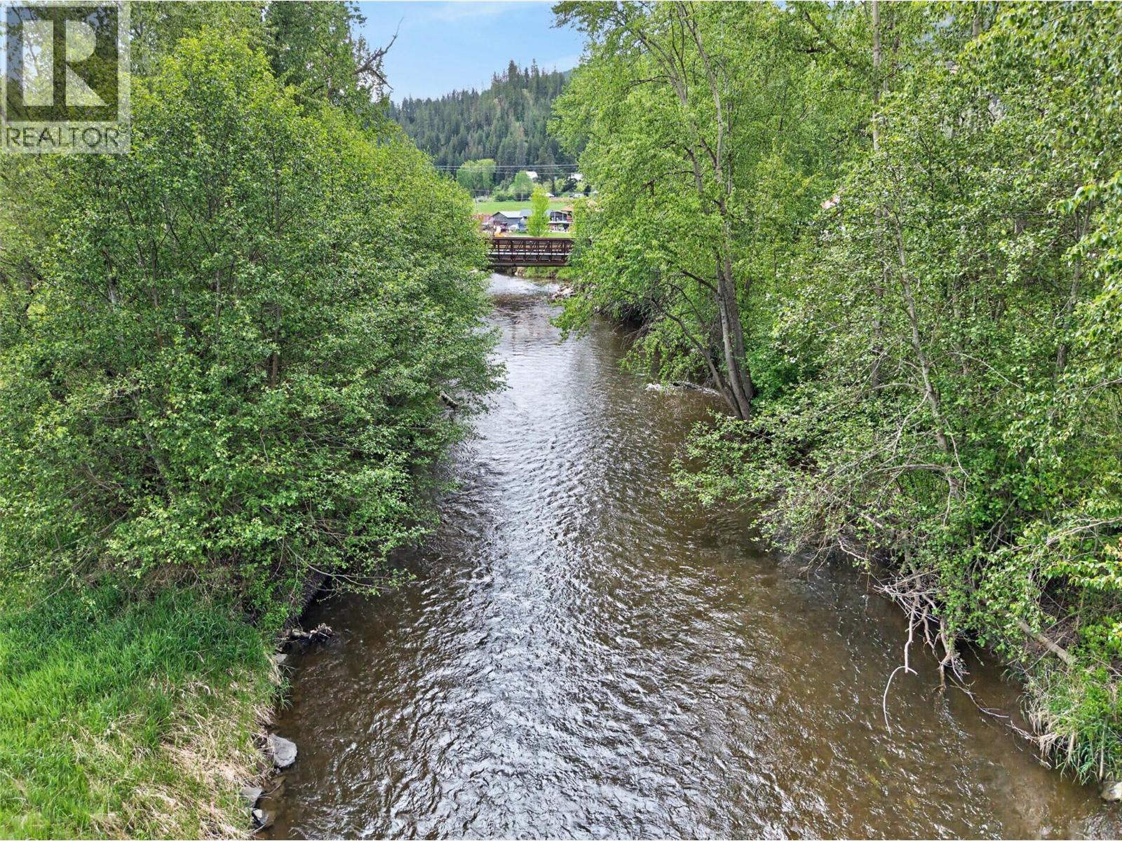  1403 Salmon River Road, Salmon Arm