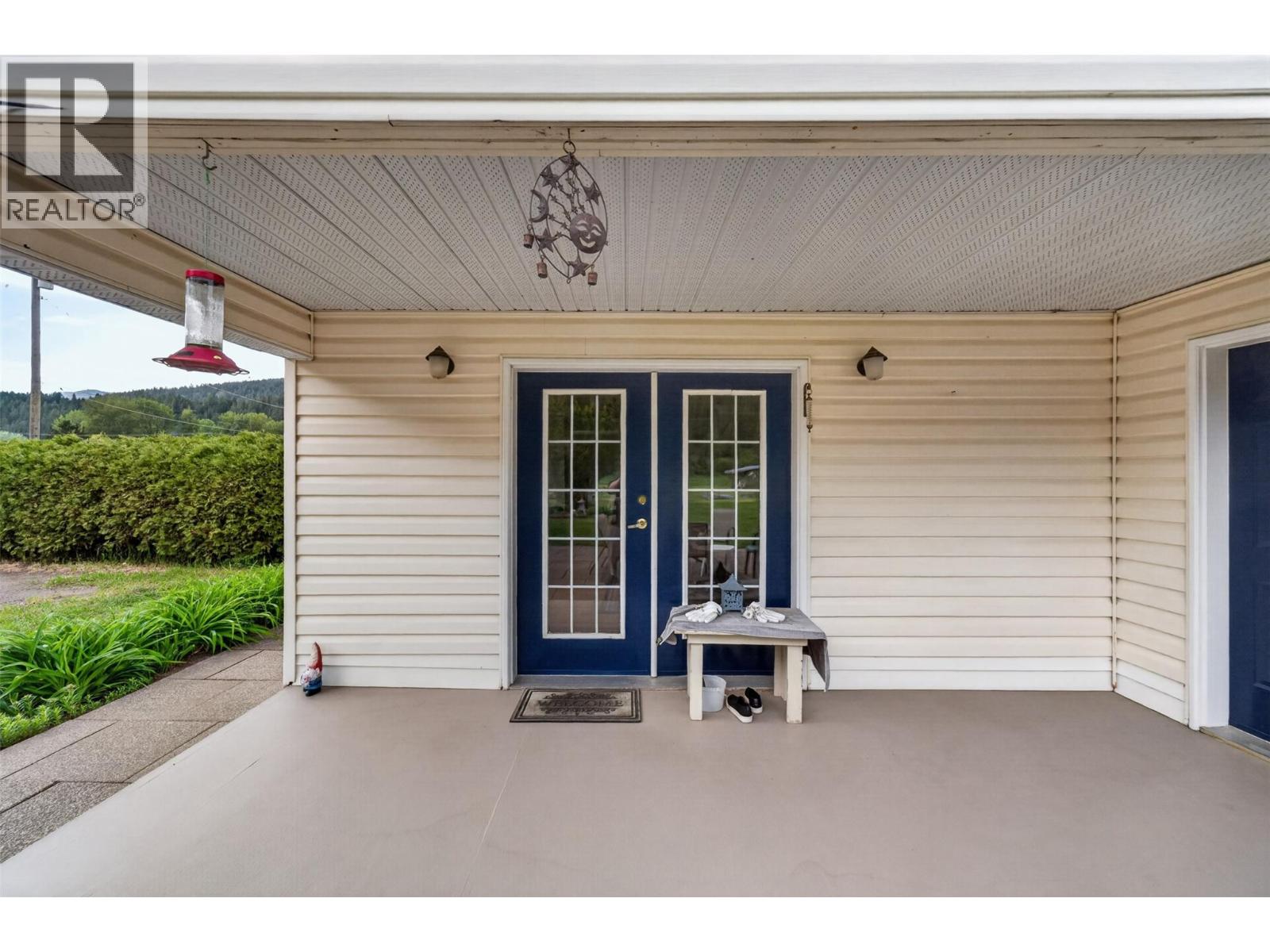  1403 Salmon River Road, Salmon Arm