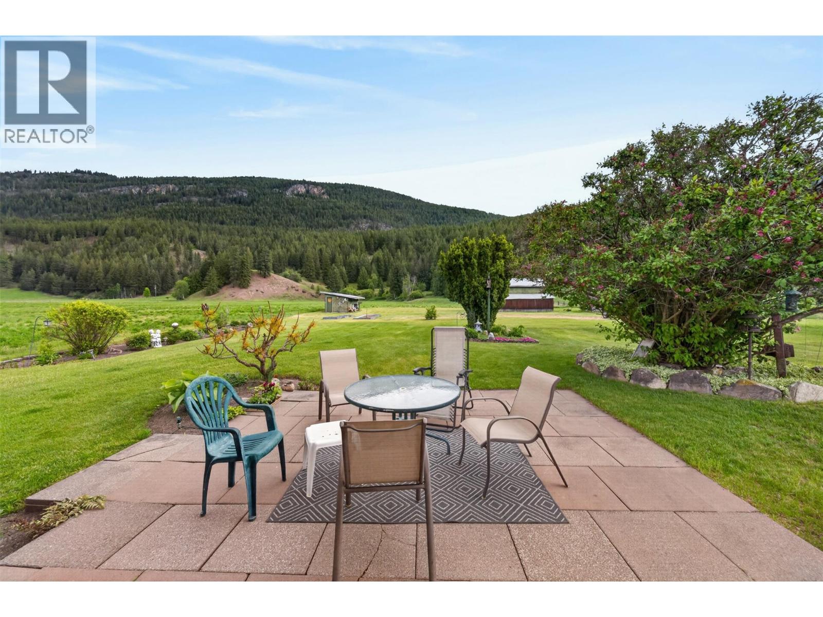  1403 Salmon River Road, Salmon Arm