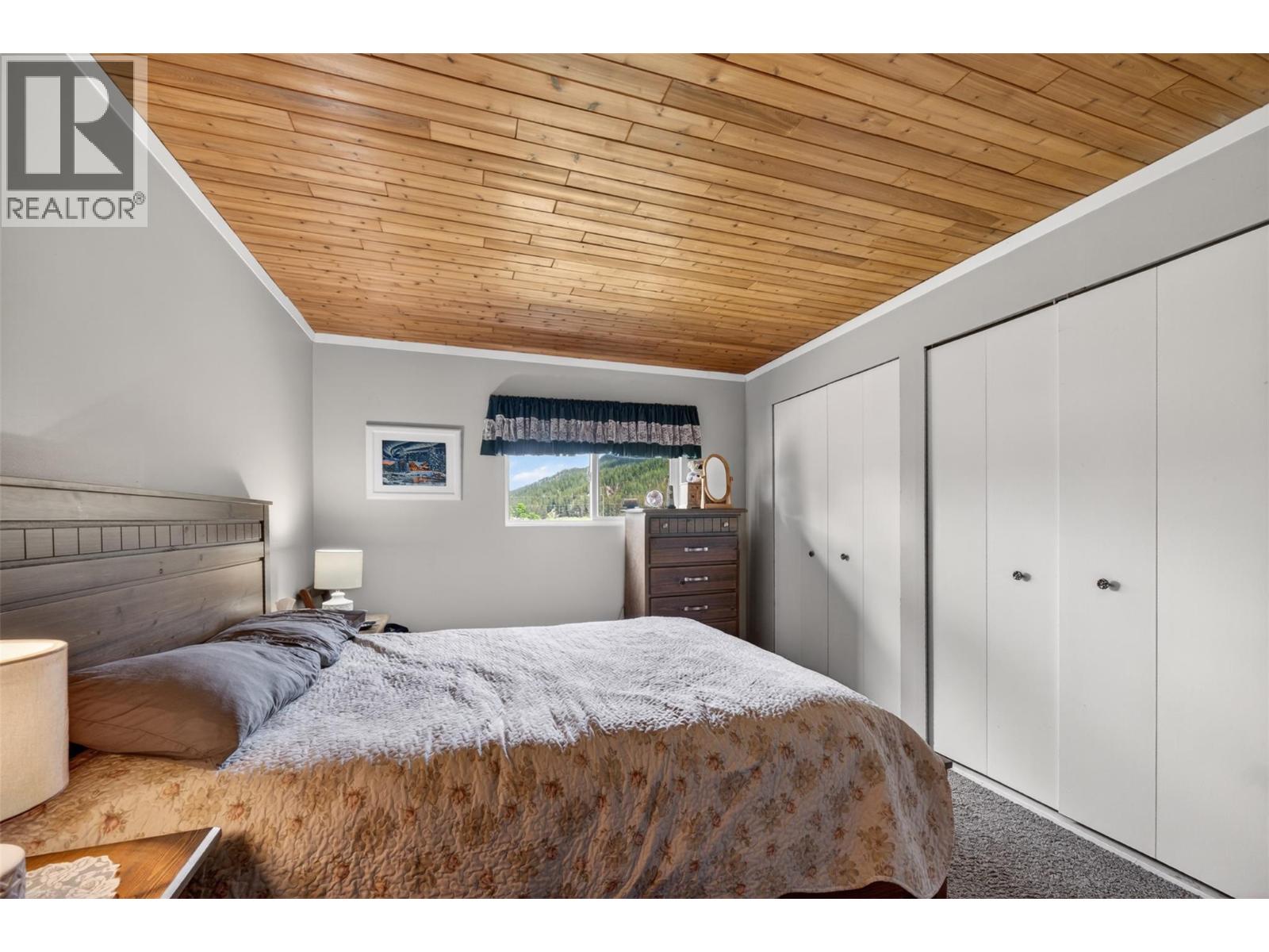  1403 Salmon River Road, Salmon Arm