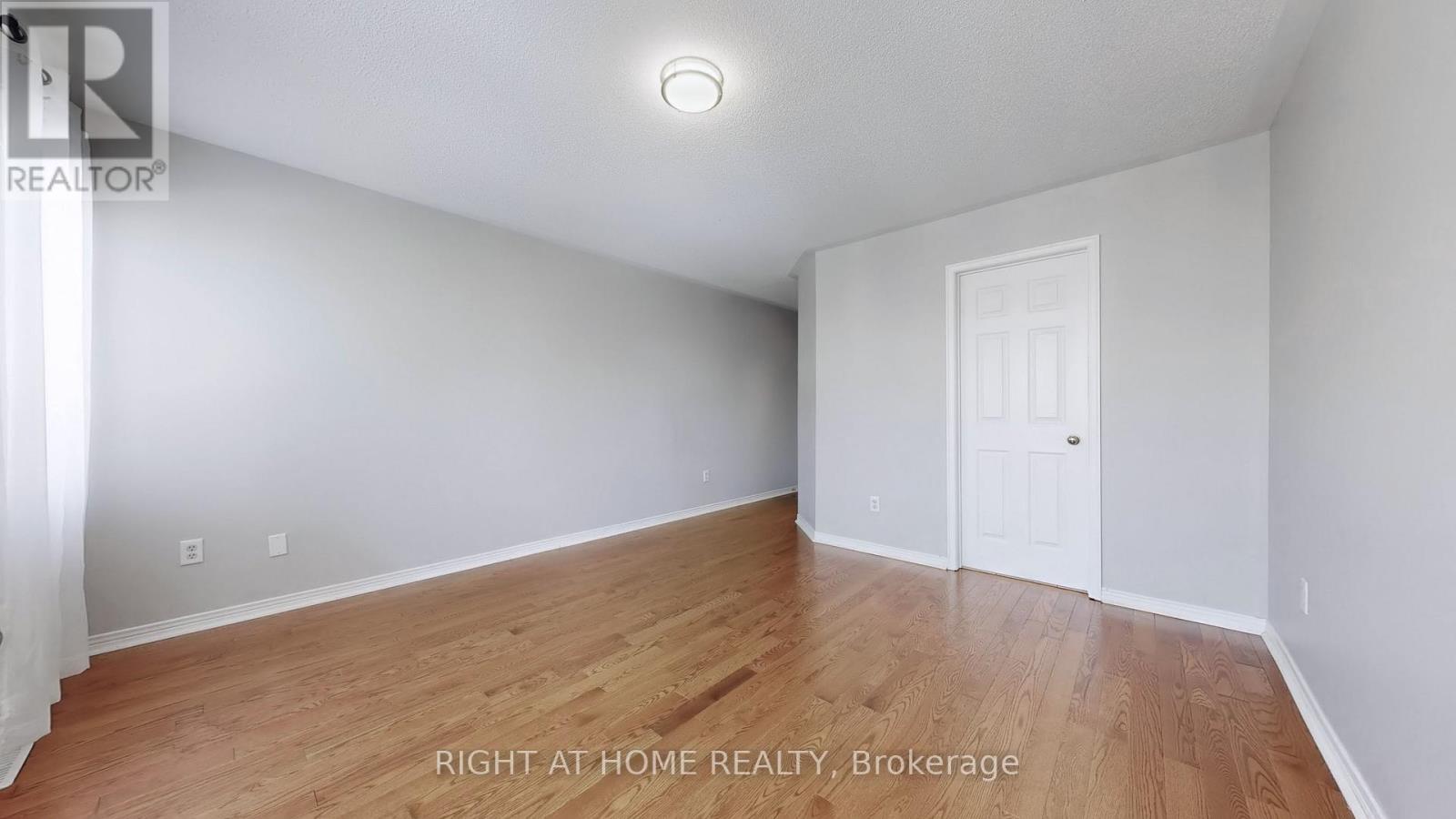49 WILKES CRESCENT - 16
