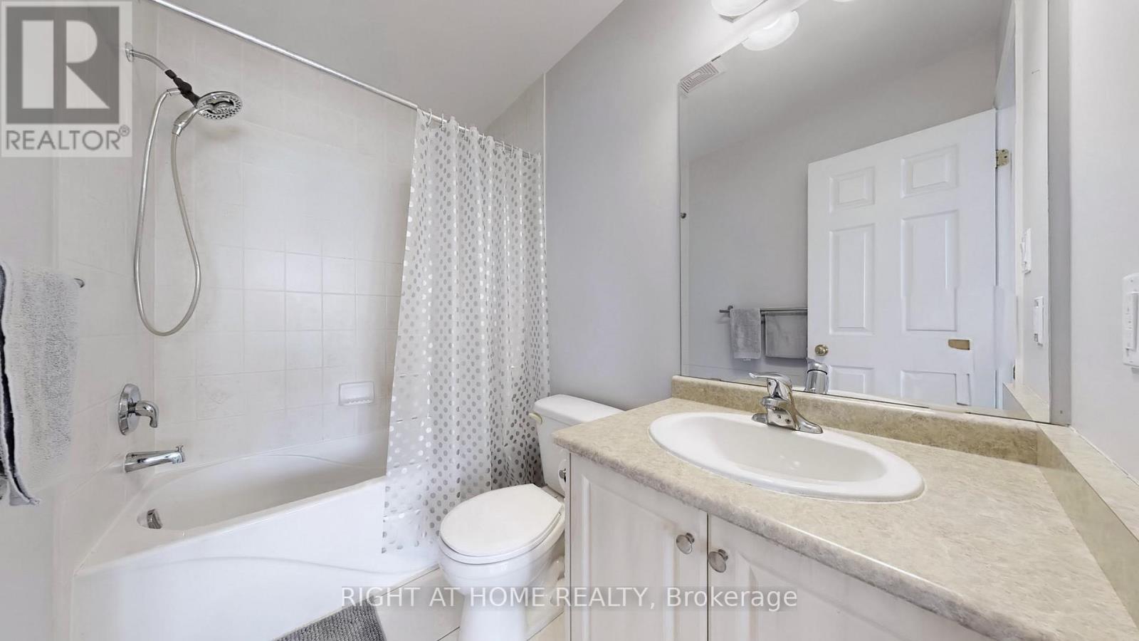 49 WILKES CRESCENT - 21