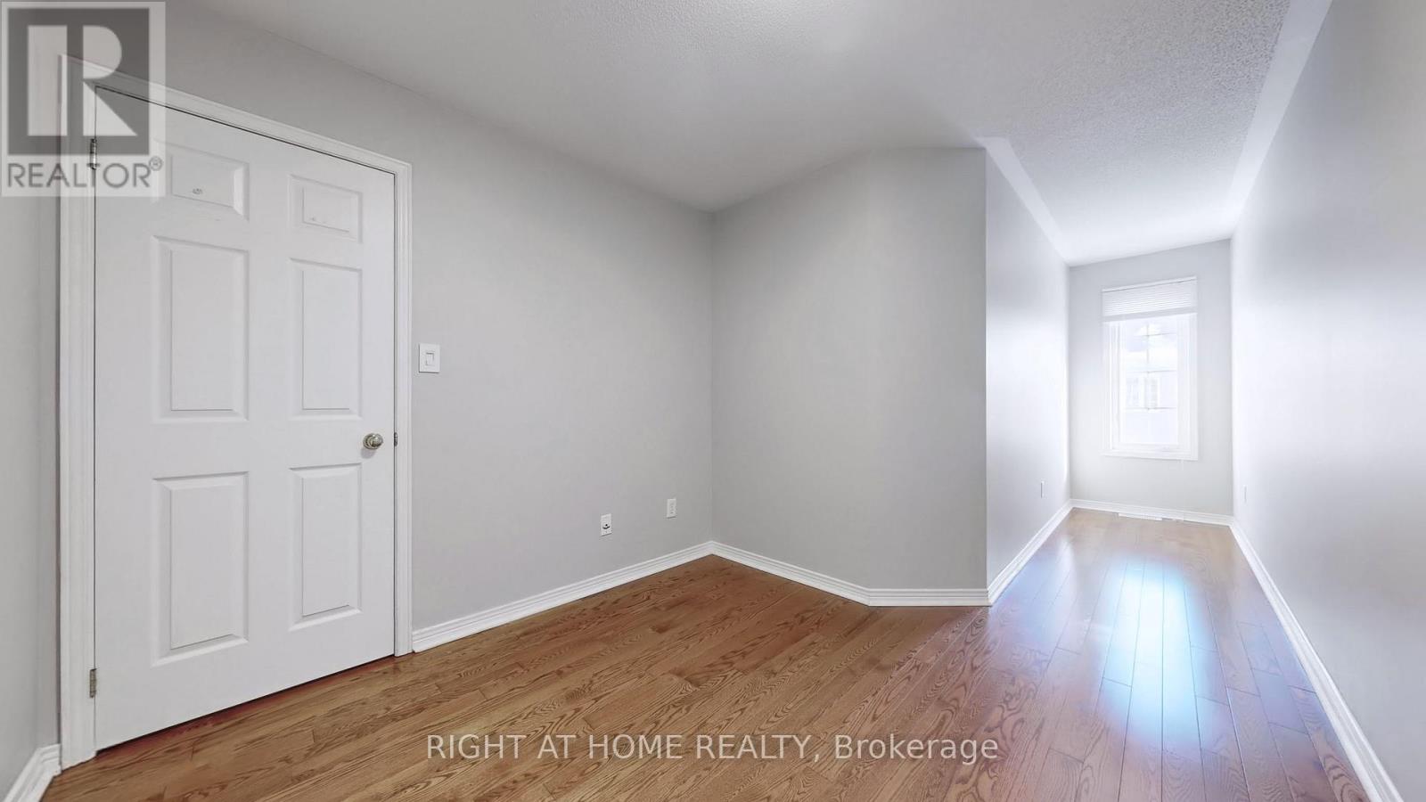 49 WILKES CRESCENT - 28
