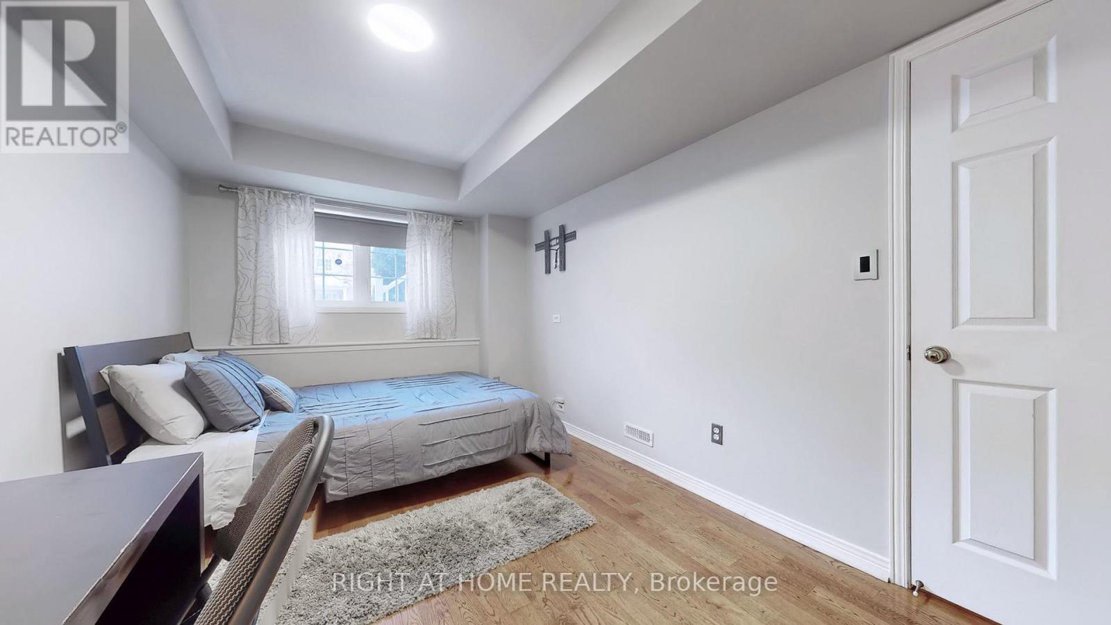 49 WILKES CRESCENT - 34