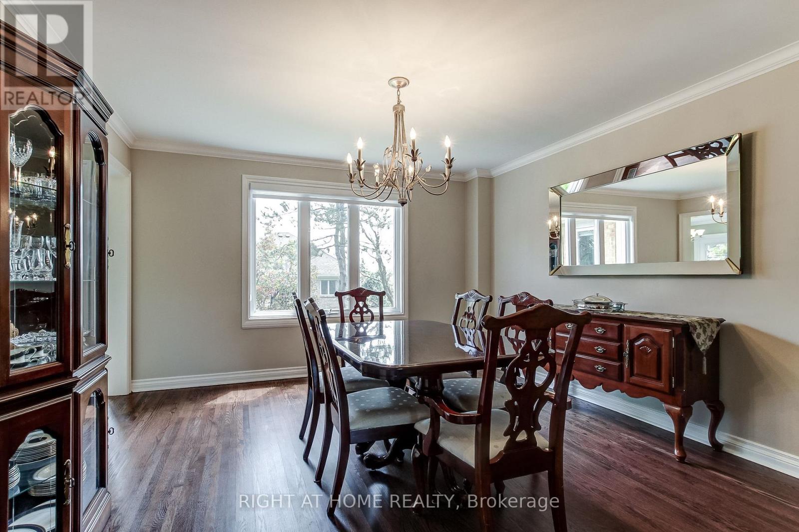 160 ROSSMULL CRESCENT - 10