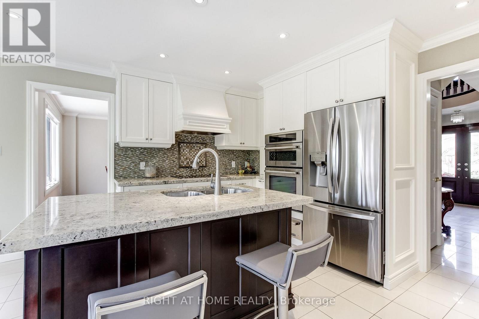 160 ROSSMULL CRESCENT - 17