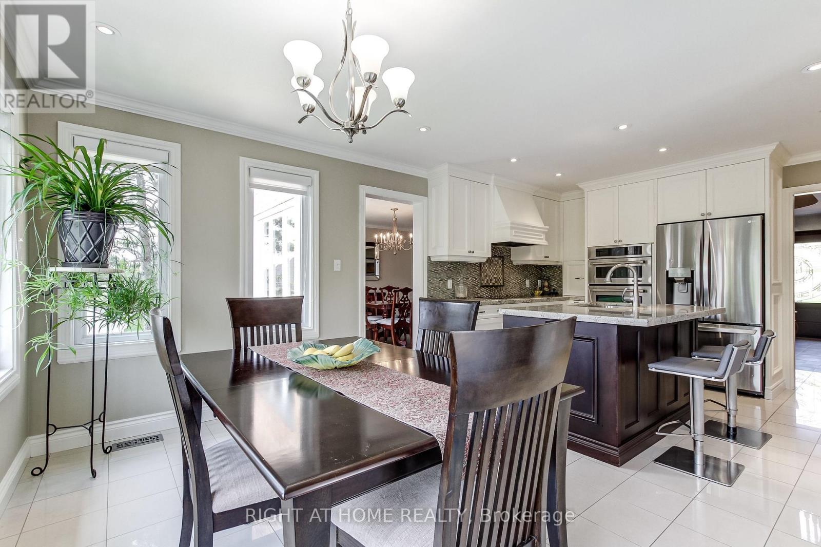 160 ROSSMULL CRESCENT - 19
