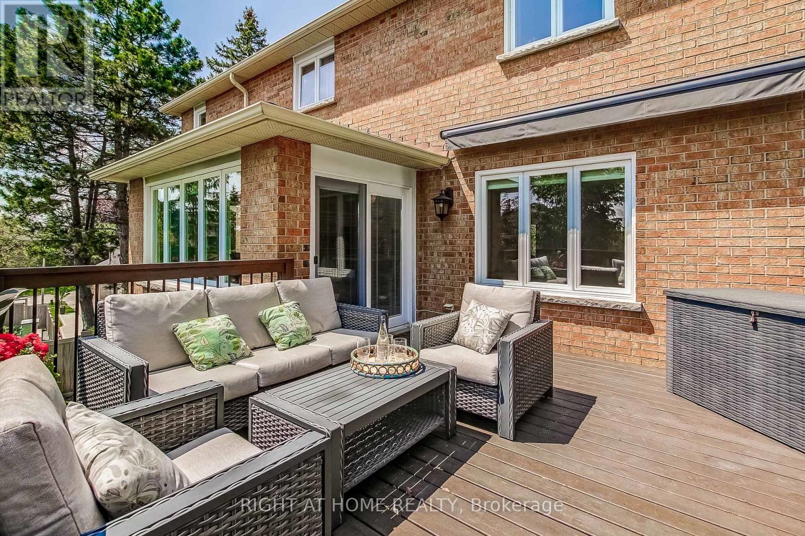 160 ROSSMULL CRESCENT - 20
