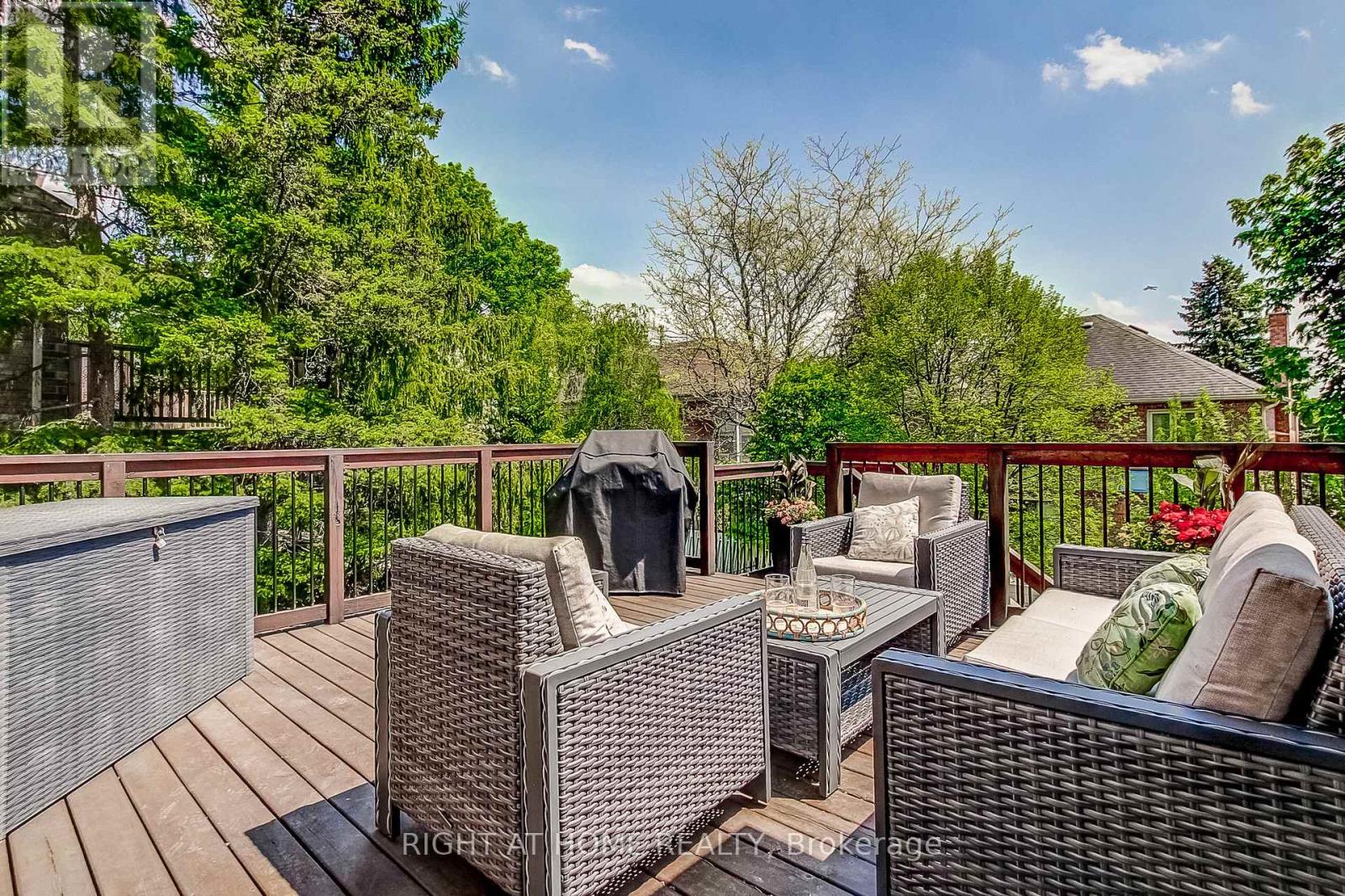 160 ROSSMULL CRESCENT - 21