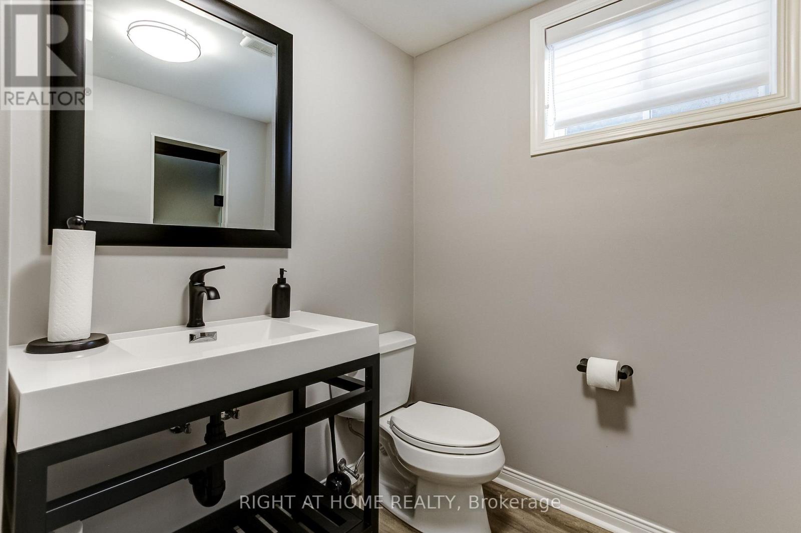 160 ROSSMULL CRESCENT - 44