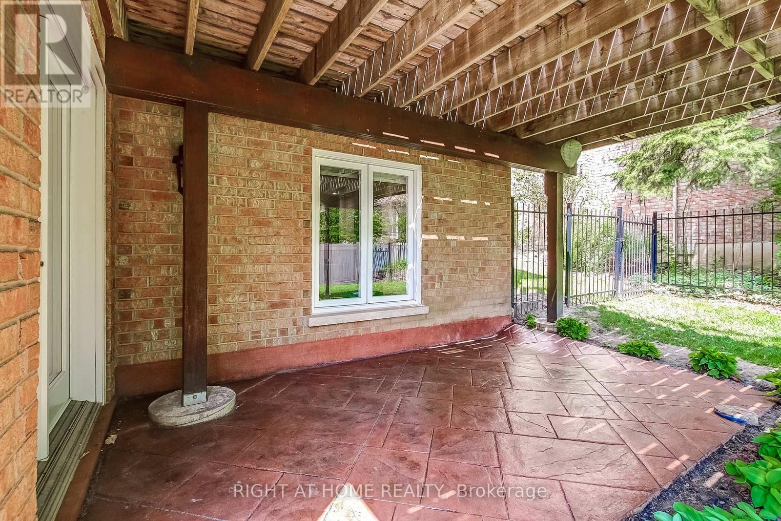 160 ROSSMULL CRESCENT - 46
