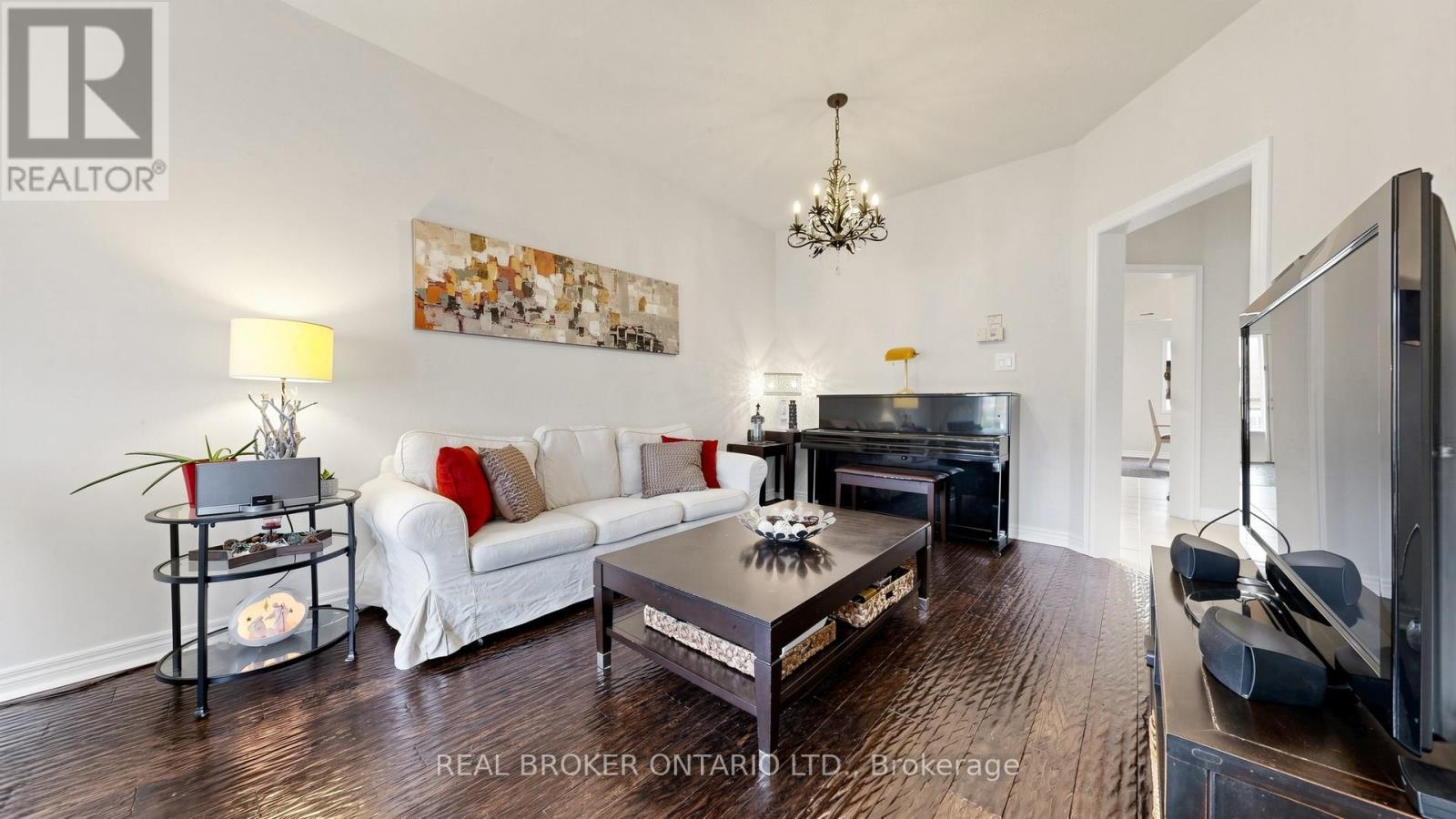 23 PIERA GARDENS - Image 2