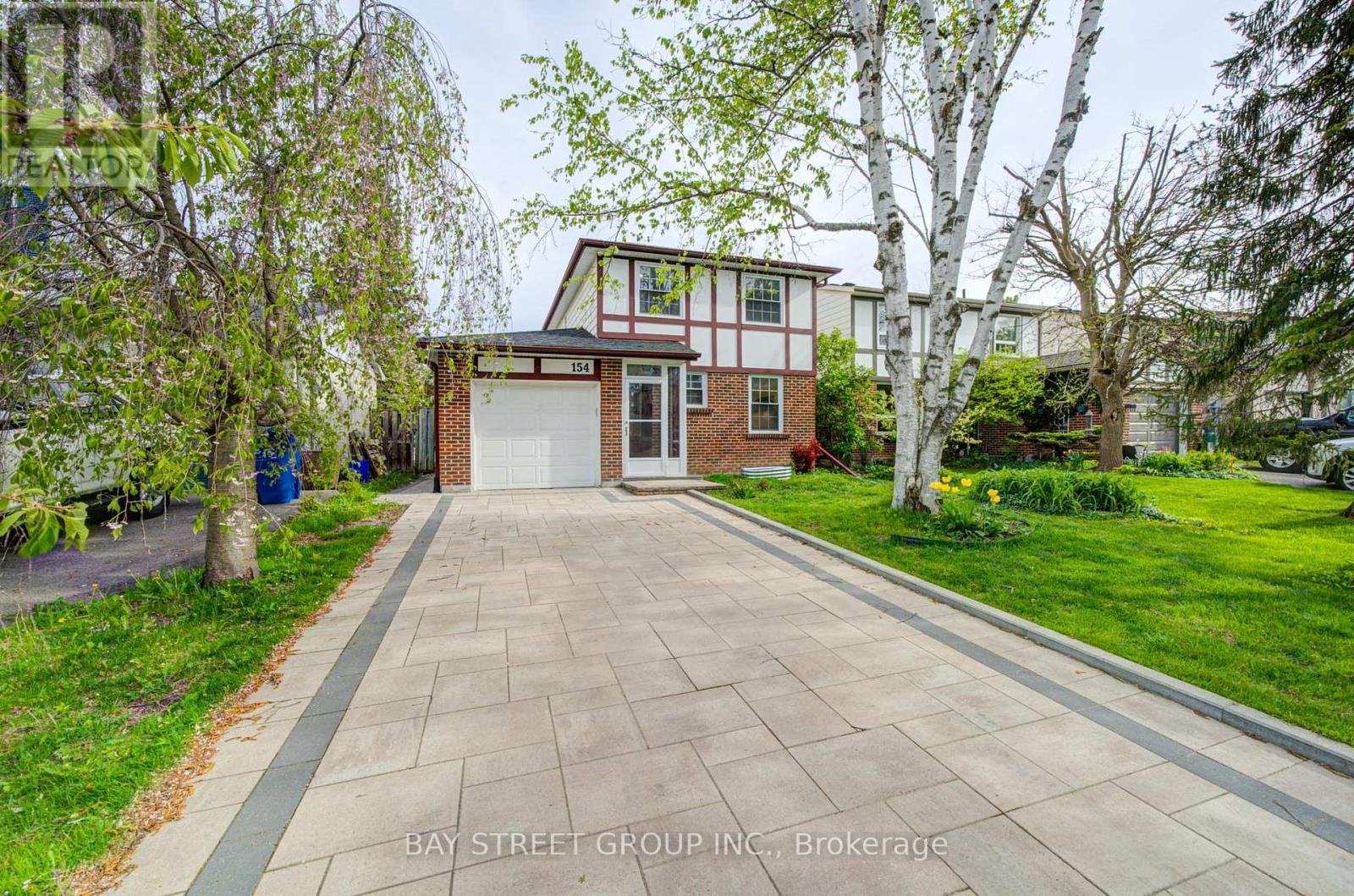 154 THOMS CRESCENT - 1