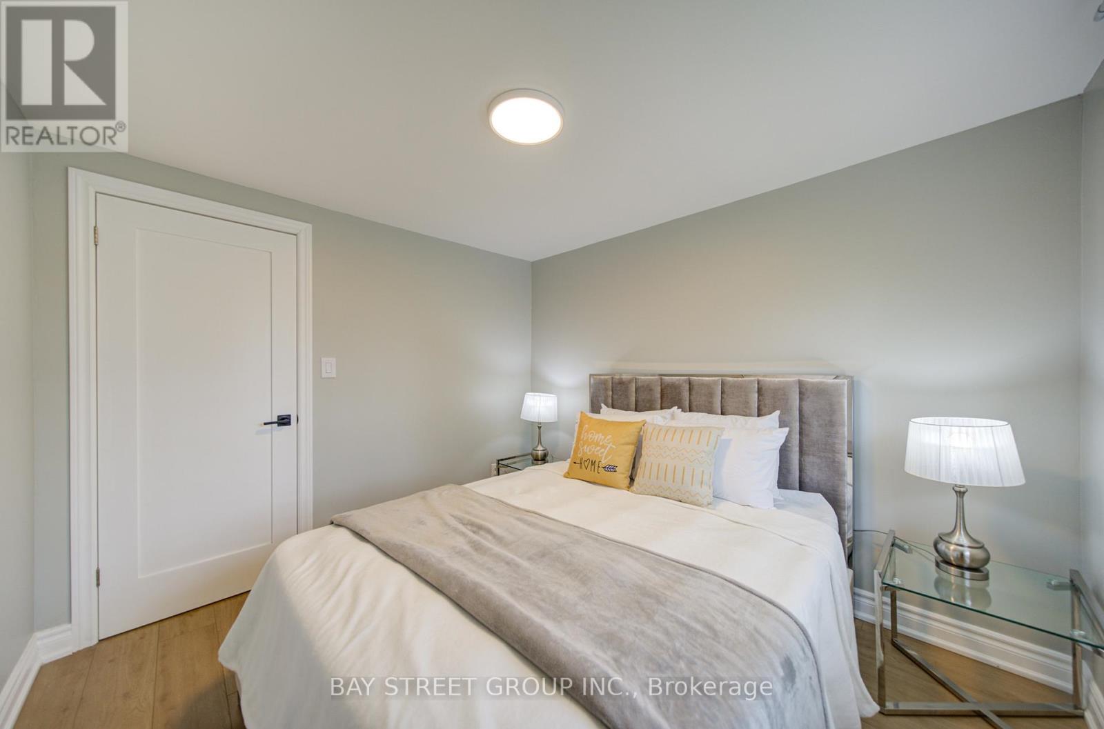 154 THOMS CRESCENT - 25