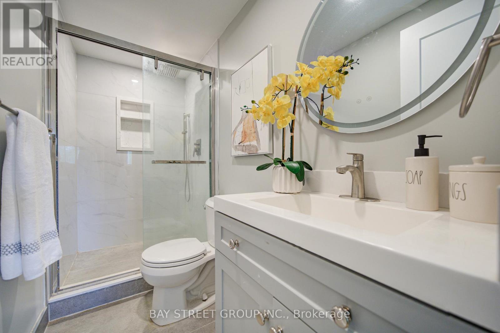 154 THOMS CRESCENT - 33