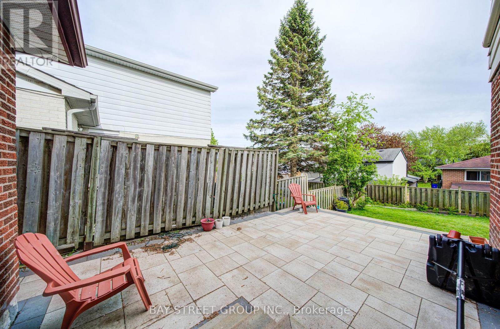 154 THOMS CRESCENT - 45