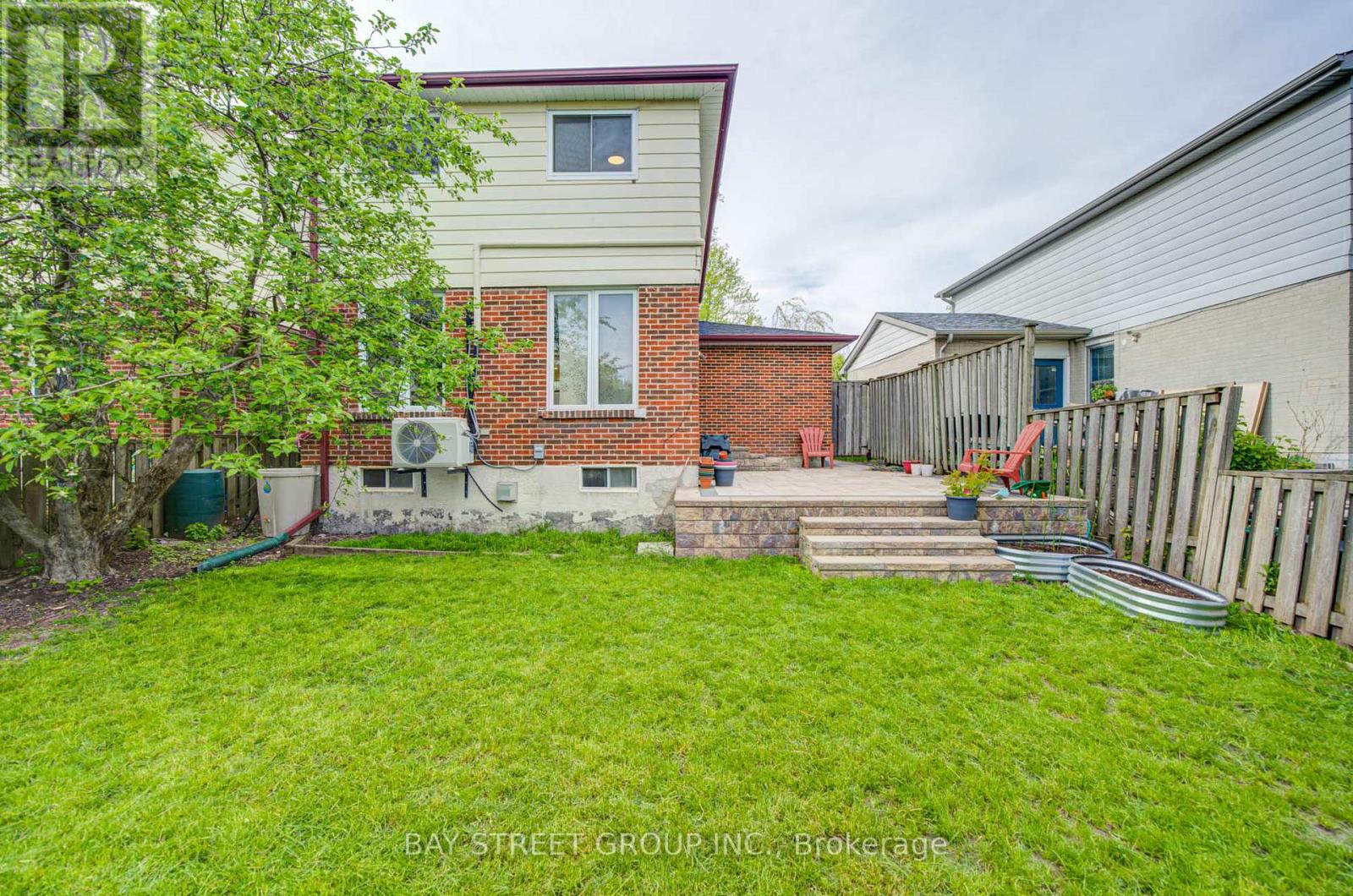 154 THOMS CRESCENT - 48