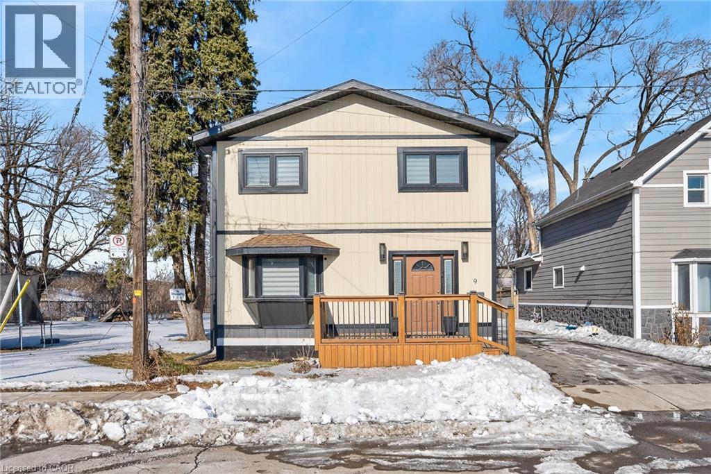 9 BAYSIDE Avenue - Image 2