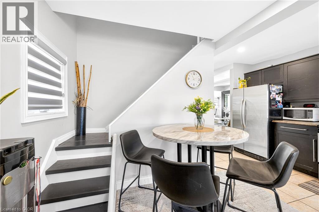 9 BAYSIDE Avenue - 24