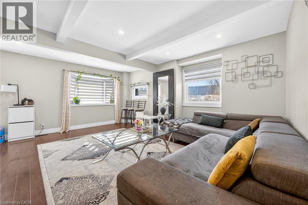 9 BAYSIDE Avenue - 6