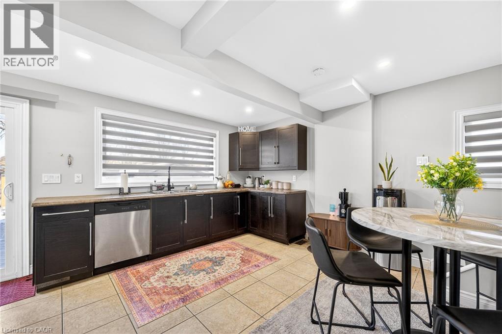 9 BAYSIDE Avenue - 8