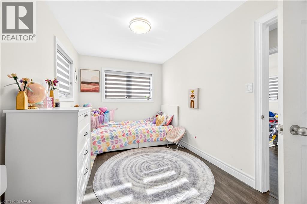 9 BAYSIDE Avenue - 18