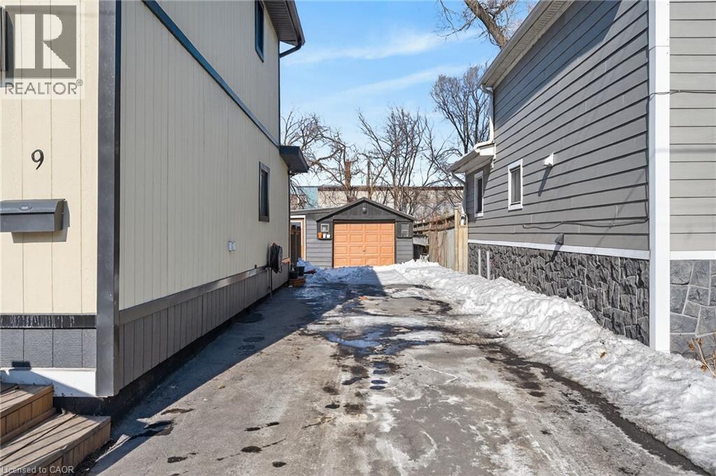 9 BAYSIDE Avenue - 42
