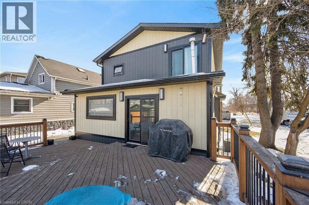 9 BAYSIDE Avenue - 39