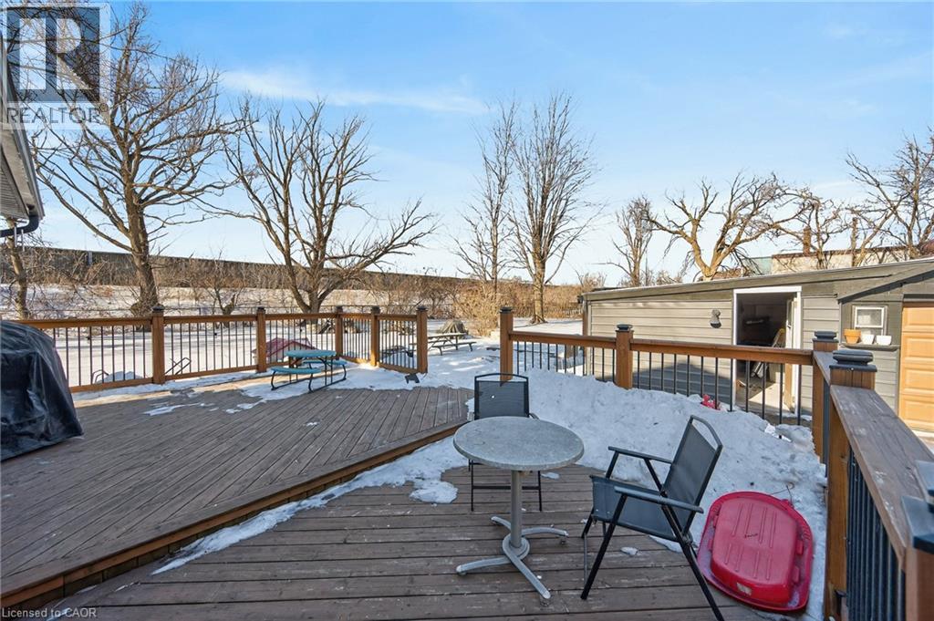 9 BAYSIDE Avenue - 28