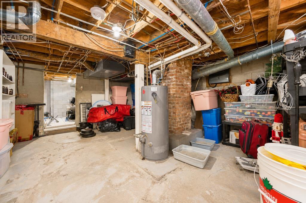 824 4 Street SE — photo 26