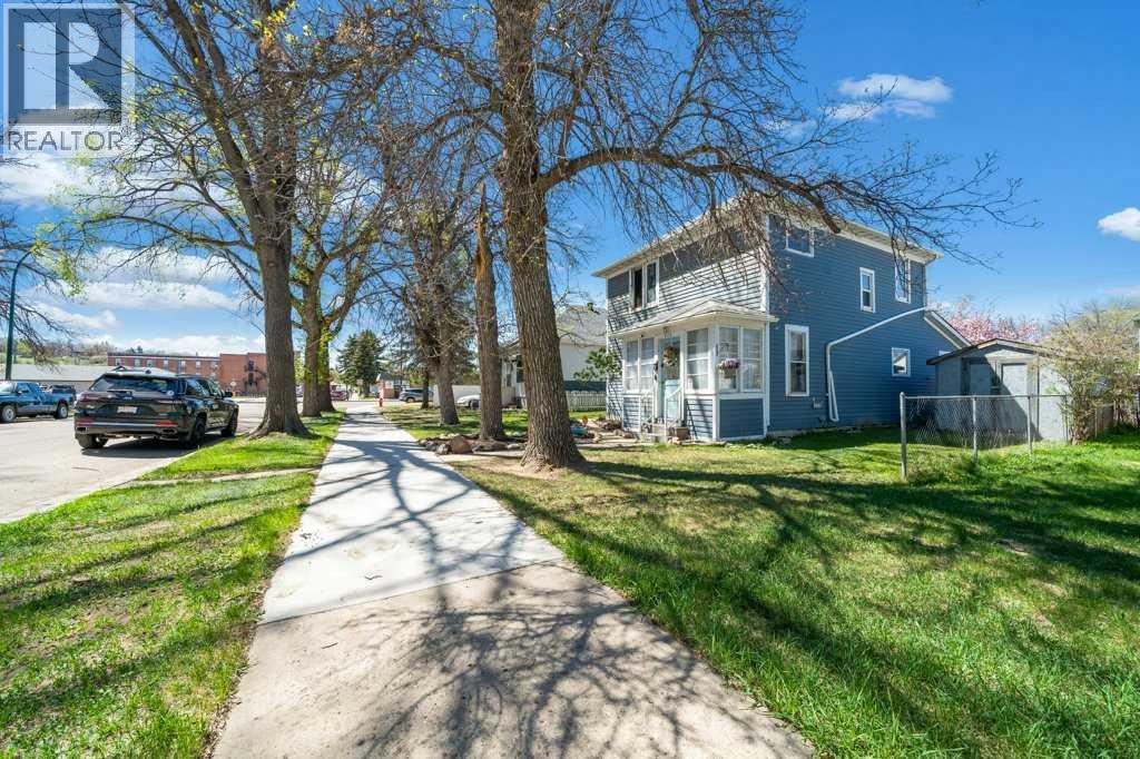 824 4 Street SE - photo 2