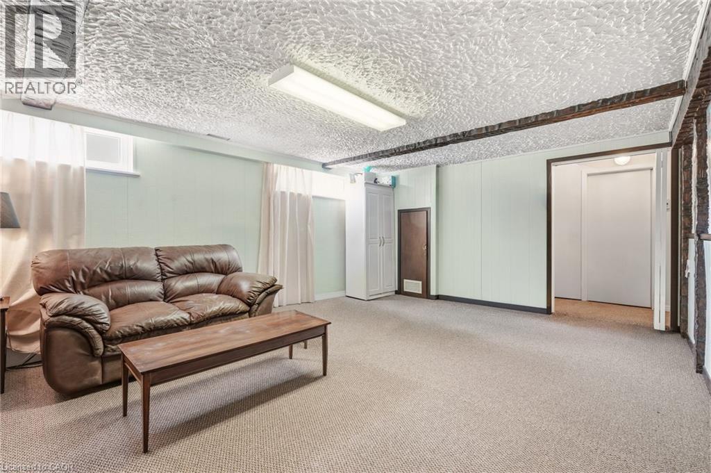 491 WARMINSTER Drive - 18